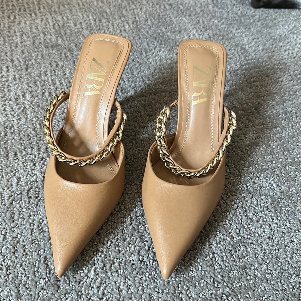Zara nude heels with gold chain